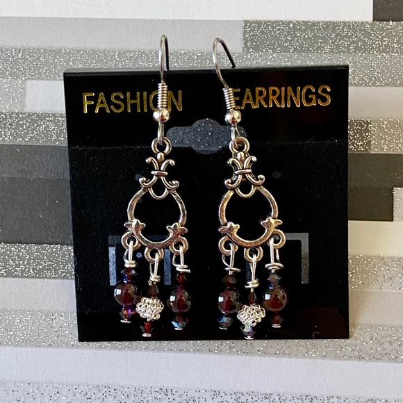 Artisan earrings 🖤 - Picture 2 of 4